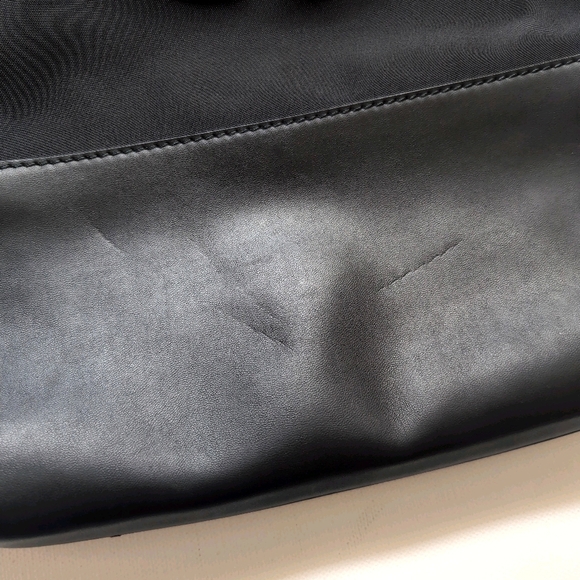 🚫SOLD🚫 Salvatore Ferragamo Black Leather Crossbody Bag with Logo Embroidery - Picture 8 of 8